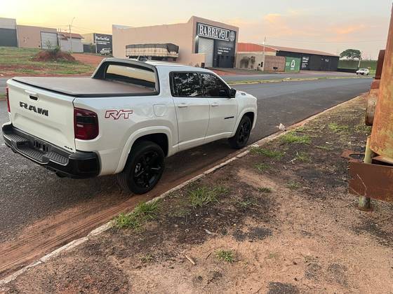 RAM RAMPAGE 2.0 HURRICANE 4 TURBO GASOLINA R/T 4X4 AUTOMÁTICO